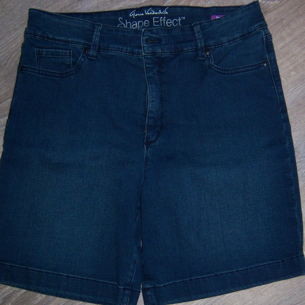 NWOT Gloria Vanderbilt Shape Effect/Tummy Control. Size 16